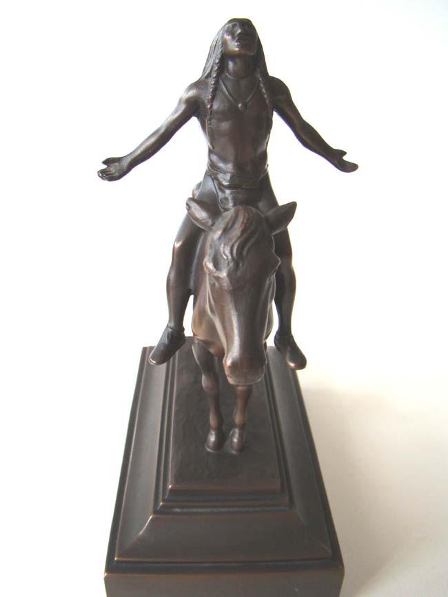 A RARE and SUPERB pair of Antique Bookends depicting Cyrus Dallin's famous sculpture "APPEAL TO THE GREAT SPIRIT" circa 1936 — image 2